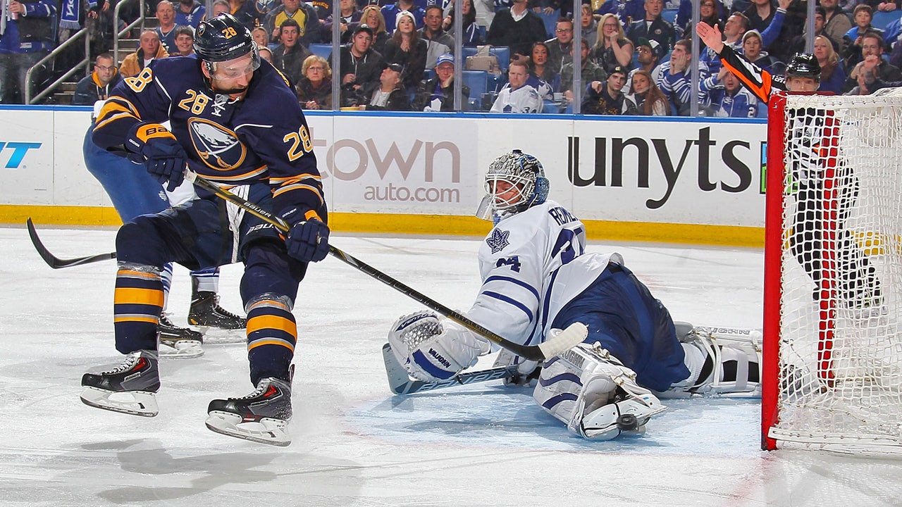 Girgensons scores 2 goals, Sabres to Leafs to snap 5-game skid